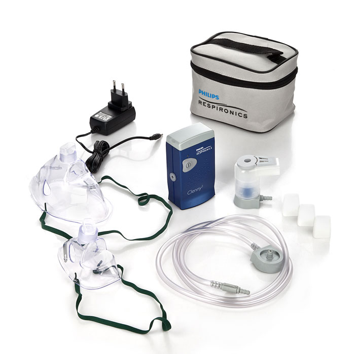 Компрессорный небулайзер Philips Respironics Clenny224112027 Компрессорный небулайзер Philips Respironics Clenny224112027Копрессорный небулайзер Philips Clenny2 – это компактный и эргономичный прибор. Благодаря своим небольшим габаритам, прибор отлично подойдет для использования в путешествиях, в дороге, в машине, а также компактен при хранении. При весе меньше 200 грамм и высоте всего 110 мм, этот прибор способен беспрерывно работать до 20 минут, что вполне достаточно для одного стандартного сеанса ингаляции. Компрессорная система распыления лекарства позволяет применять весь спектр лекарственных препаратов для небулайзерной терапии, преобразовывая лекарство в мелкодисперсный аэрозоль (размер частиц менее 5 микрон), эффективно достигающий нижних дыхательных путей. Распылительная камера небулайзера Clenny2 оснащена специальной системой клапанов, позволяющей сократить расход лекарственного препарата. Прибор может работать от электросети, от автомобильного прикуривателя через адаптер (поставляется отдельно), а также от аккумулятора(поставляется отдельно).