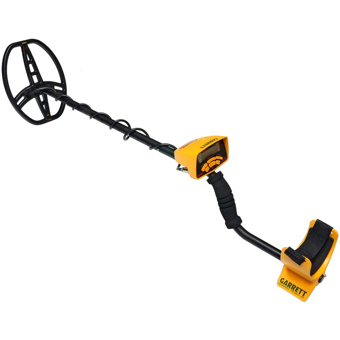 Garrett ACE EURO металлоискатель1140380 Garrett ACE EURO металлоискатель1140380Металлодетектор Garrett ACE EURO является продолжением популярной серии GARRETT ACE. Интерес к серии понятен - и GARRETT ACE 150 и GARRETT ACE 250 нашли своих стойких поклонников и приверженцев, ведь эти металлоискатели обладают отличными поисковыми характеристиками, они экономичны, легки и, что немаловажно, доступны! Технология Enhanced Iron Resolution дает более точно контроль над режимом дискриминации черных металлов. Используется для разделения полезных находок от мусора и черных металлов. В данной модели также была улучшена аудио-идентификация - оптимизированные тоны позволяют обозначить различия между черными и цветными металлами. Рабочая частота 8,25 кГц - расширяет возможности по обнаружению малых целей, имеющих высокую проводимость (мелкие монеты, серебряные и золотые самородки). Индикация глубины залегания цели Микропроцессорное управление Регулировка чувствительности/глубины залегания (8 позиций) Индикатор разряда батарей ...