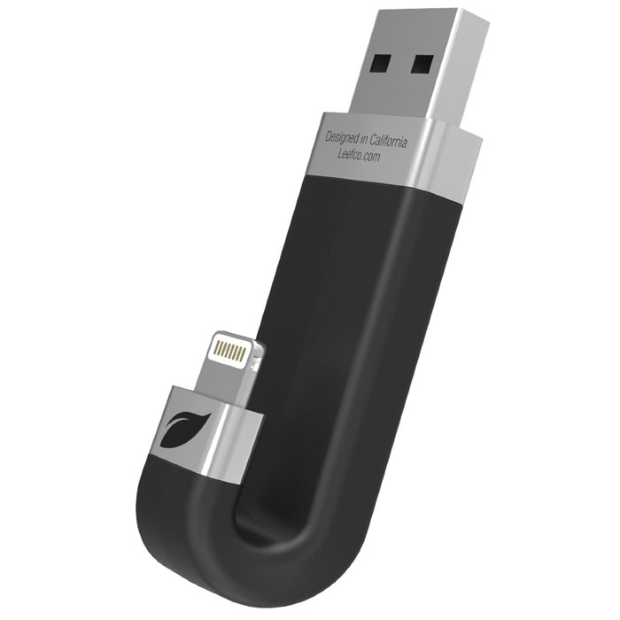 Leef iBridge 256GB, Black USB-накопительLIB000KK256R6 Leef iBridge 256GB, Black USB-накопительLIB000KK256R6Leef iBridge создан для расширения памяти на вашем iPhone, iPad, и iPod. Вам больше не придется удалять нужные файлы, освобождая место. Сохраняйте фото и видео прямо на Leef iBridge и никогда не упускайте самые яркие моменты в вашей жизни. Подключите Leef iBridge к своему iPhone или iPad и нажмите iBridge Камера в приложении Leef iBridge App и можете делать снимки. Благодаря Leef iBridge все ваши фильмы и музыка с библиотеки iTunes не займут ни одного мегабайта на вашем мобильном устройстве. В самолете или в машине во время семейной поездки загрузите вашу медиа библиотеку на iBridge и скучать вам больше не придется. Leef iBridge - доступное устройство для расширения памяти на вашем iPhone, iPad, и iPod. С ним вы сможете легко сохранять фотографии, видео и музыку и переносить их между устройствами Apple и ПК.