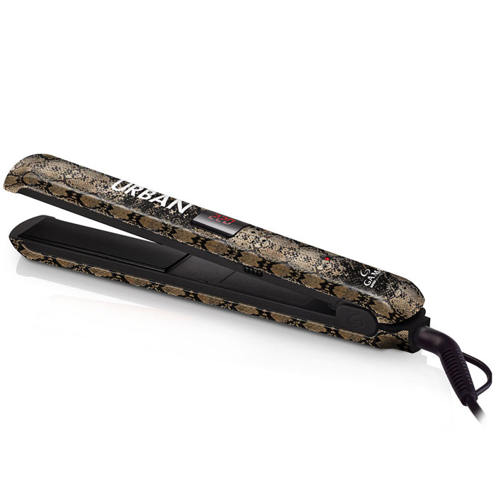 GA.MA Urban Snake DGT выпрямитель для волосP21.URB.SNAKE GA.MA Urban Snake DGT выпрямитель для волосP21.URB.SNAKEGA.MA Urban Snake DGT - выпрямитель для волос со стильным дизайном и впечатляющими возможностями. Турмалиновое покрытие создано на основе антибактериальной технологии Nano Silver, что обеспечивает легкое скольжение пластин по волосам и эффективное распрямление. Быстрый нагрев осуществляется за 50 секунд. Термостойкое покрытие Thermal Plus Тип пластин: тонкие 2,3 см, плавающие Вращающийся шнур Петля для подвешивания Длина: 25 см