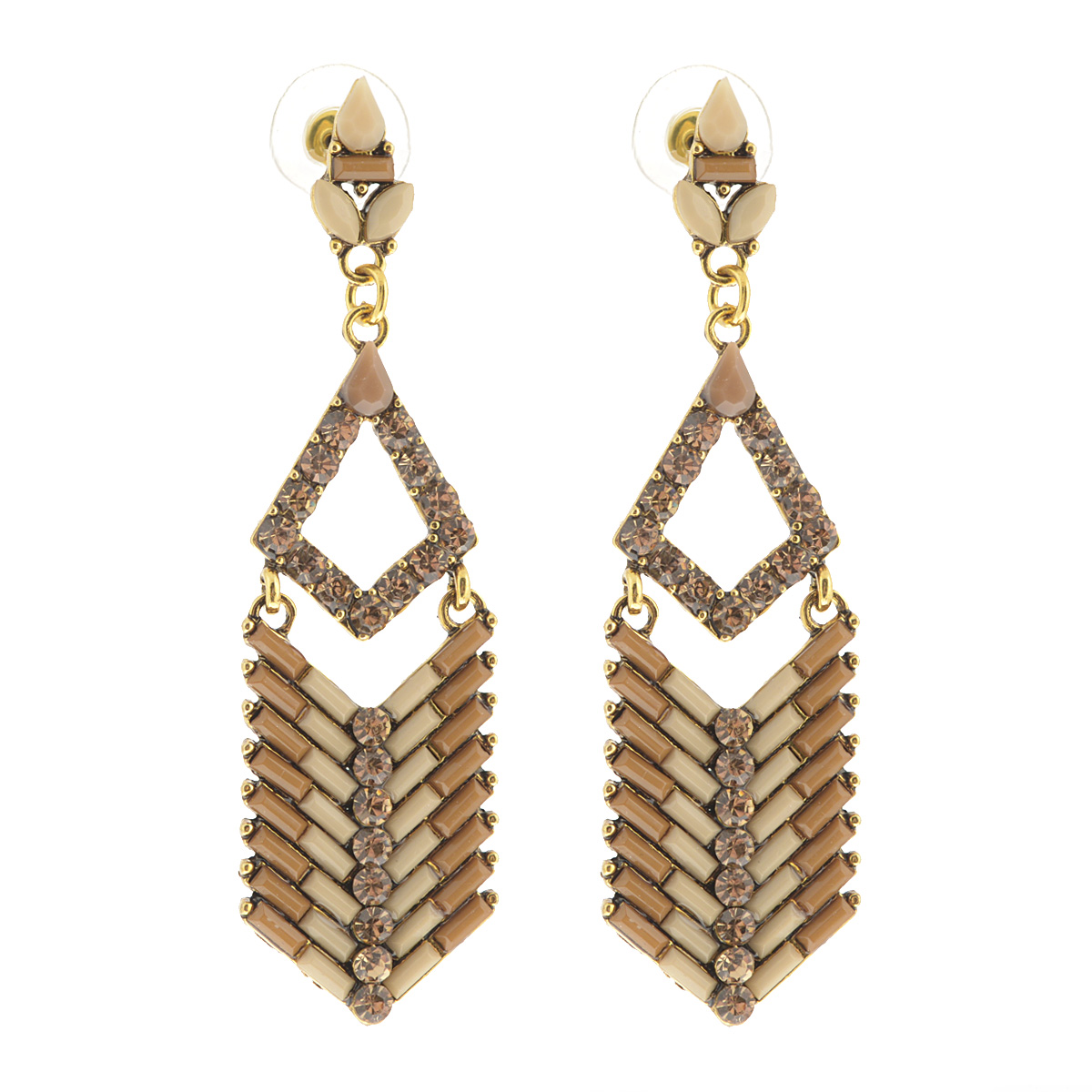 Серьги Fashion HouseFH31353 Серьги Fashion HouseFH31353Шикарные серьги-подвески геометрической формы Fashion House выполнены из металла со вставками из пластика и декорированы стразами. Изделие застегивается при помощи замка-гвоздика и дополнительно на пластиковые заглушки. Оригинальные серьги помогут вам создать свой собственный неповторимый стиль.