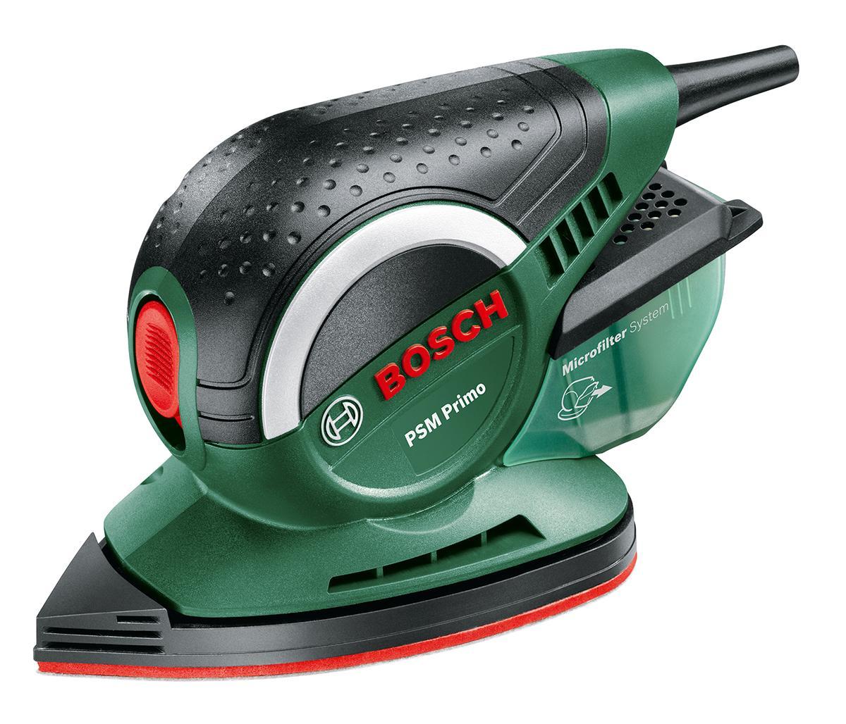 Мультишлифмашина Bosch PSM Primo 06033B802006033B8020 Мультишлифмашина Bosch PSM Primo 06033B802006033B8020Компактная, легкая, практичная и эргономичная – это PSM Primo от Bosch. Эта самая компактная мультишлифмашина для домашних мастеров объединяет в себе три признака, которые делают ее – наравне с аккумуляторным шуруповертом Ixo и термоклеевым пистолетом Glue Pen – одним из самых востребованных инструментов: оптимальное соотношение производительности и веса наряду с современным дизайном и изящной, компактной формой. PSM Primo – самая компактная и легкая мультишлифмашина на рынке: ее длина – всего 18 см, вес – 600 г, мощность – 50 Вт. Благодаря обрезиненным поверхностям и боковым рукояткам она удобна в использовании и легка в управлении. Кто до сих пор еще не имел опыта работы с мультишлифмашиной или шлифовал небольшие предметы и изделия вручную, получит практичного помощника в виде PSM Primo, с которым можно – даже без определенных навыков – быстро и легко добиться отличных результатов шлифования.