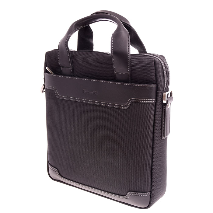 Roxwill R30, Black cумка для ноутбука 13.1 вертикальнаяR30 black Roxwill R30, Black cумка для ноутбука 13.1 вертикальнаяR30 blackВертикальная сумка Roxwill R30 для планшетов и ноутбуков диагональю до 13,1. Основной материал - плотный высококачественный нейлон, который надежно защитит содержимое от пыли, влаги и царапин. Для защиты от ударов сумка имеет подкладку из синтетического материала. Сумка имеет отсек для планшета, карман для документов, несколько карманов для аксессуаров и два внешних кармана для аксессуаров.