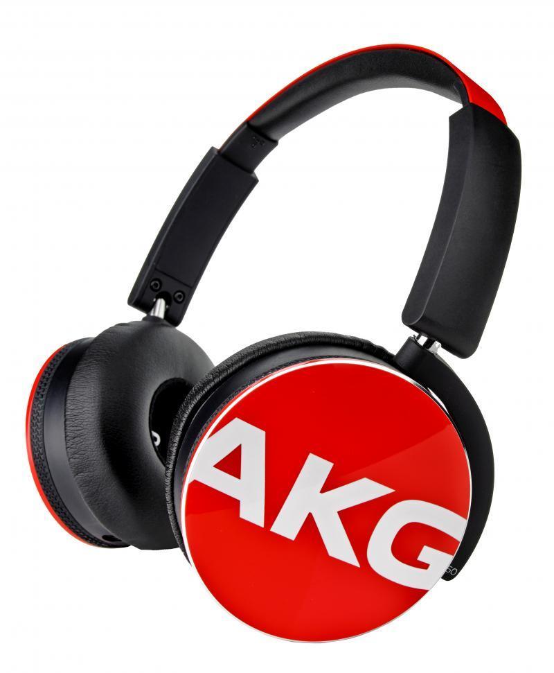 AKG Y50, Red наушникиY50RED AKG Y50, Red наушникиY50REDAKG Y50 - качественные накладные наушники с классическим оголовьем для вашего устройства, надежно прижимающим динамики к ушам и распределяющим нагрузку по всей голове. Удобная «посадка» обеспечивает долгое, комфортное ношение. Внушительных размеров динамики передают чистый звук с выразительными низами и звонкими верхами. Встроенный микрофон позволяет общаться «без использования рук», а его высокая чувствительность делает вашу речь хорошо разборчивой на другом конце «провода». AKG Y 50 отлично подходят как для общения, так и для прослушивания музыки, радио, просмотра видеороликов и фильмов. Модель оснащена удобным пультом управления с несколькими функциями. Это значительно повышает удобство использования устройства, ведь вы можете отдавать ему команды дистанционно