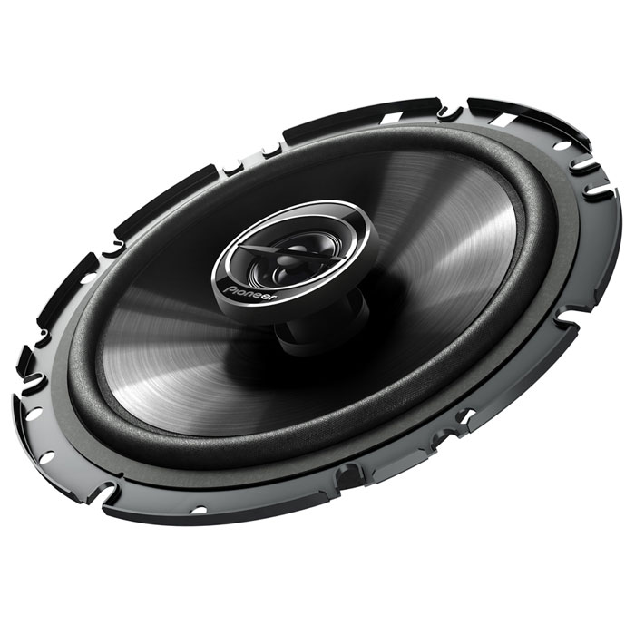 Pioneer TS-G1732I колонки автомобильныеTS-G1732I Pioneer TS-G1732I колонки автомобильныеTS-G1732IАвтомобильные колонки Pioneer TS-G1732I разработаны для мощного звука премиум класса, с прекрасным соотношением цены и качества. В их прочной конструкции предусмотрено несколько крепежных отверстий, что облегчает установку в автомобиль. Благодаря возможности работы с большей мощностью и высокой чувствительности , эти колонки могут воспроизводить глубокие, эффектные басы и естественные звук на высоких частотах – даже на высоком уровне громкости. Высококачественная диафрагма громкоговорителя из литого полипропилена с медным кольцом (IMPP) еще больше увеличивает частотный диапазон. Кроме того, медное кольцо минимизирует вихревые токи, а прочная диафрагма может воспроизводить тяжелые басы. Исключительно прочная, но легкая конструкция автомобильных колонок не только прекрасно звучит, но и замечательно выглядит. Кроме того, теперь их стало гораздо легче установить в самых разных автомобилях. Специальная сетка защищает Pioneer TS-G1732I от пыли.