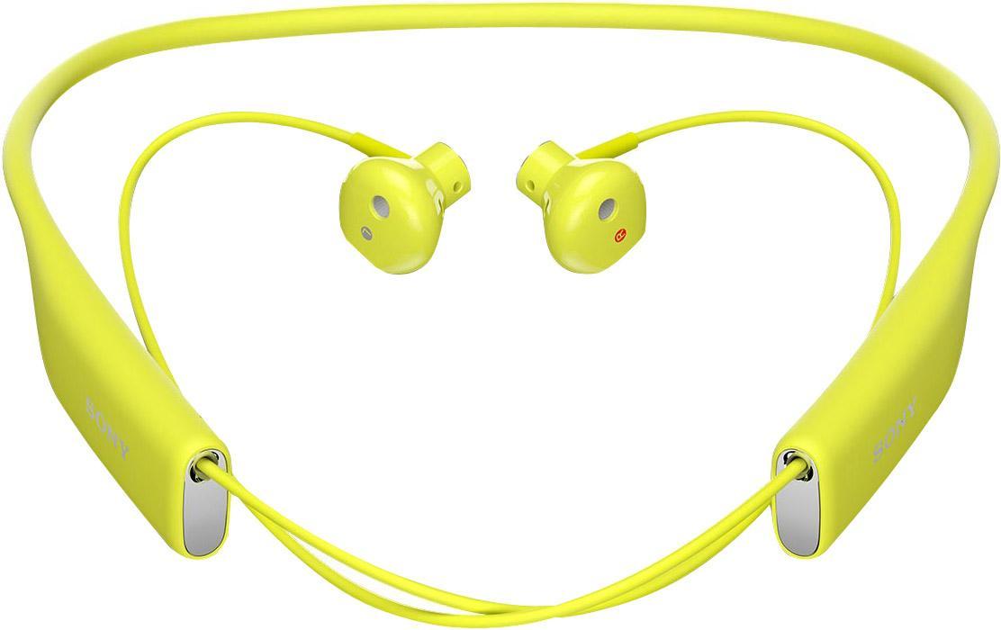 Sony SBH70, Lime Bluetooth-гарнитура1293-9541 Sony SBH70, Lime Bluetooth-гарнитура1293-9541Любимые композиции в громком и чистом звучании Благодаря фирменному качеству звучания от Sony и наушникам, которые идеально сидят в ушах, с Stereo Bluetooth® Headset SBH70 ваша музыка зазвучит на все сто. Просто подключите гарнитуру к любому Bluetooth-устройству и наслаждайтесь любимыми композициями, где бы вы ни были. Чистый голос без посторонних шумов Благодаря качественному звучанию и комфортной форме наушников говорить по гарнитуре одно удовольствие. Она подавляет эхо, звук ветра и посторонние шумы, поэтому ваш собеседник будет слышать вас громко и отчетливо. Общение в любую погоду Эта гарнитура водостойкая, поэтому вы можете смело использовать ее под проливным дождем и даже мыть под краном. Комфорт на протяжении дня Несмотря на мощь воспроизводимого звука, гарнитура столь невесома, что про нее можно просто забыть. Stereo Bluetooth® Headset SBH70 комфортно носить на работе, по дороге домой, во время пробежки — ее можно не снимать целый день, но...