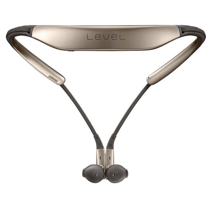 Samsung EO-BG920 Level U, Gold Bluetooth-гарнитураEO-BG920BFEGRU Samsung EO-BG920 Level U, Gold Bluetooth-гарнитураEO-BG920BFEGRUГарнитура Samsung EO-BG920 Level U обладает одновременно двумя весовыми преимуществами — лучшим в своем классе качеством звучания и эргономичным стильным дизайном. Помимо этого, в длинном списке ее достоинств нашлось место для большого времени автономной работы и возможности работы с приложениями Text- to-Speech. Небольшой вес и конструкция с гибкими регулируемыми соединениями обеспечивают удобство повседневного использования. Когда Samsung Level U не используется, ее можно носить на шее, скрепив магниты на концах наушников. Так вы ни за что не потеряете устройство — даже при активном движении. Для того, чтобы вам было проще использовать все ее возможности, в гарнитуре предусмотрен ряд клавиш управления. В частности, с их помощью можно регулировать уровень громкости, ставить на паузу, воспроизводить музыкальное произведение или переключаться на следующий трек. Чтобы качественным звуком мог наслаждаться не только владелец гарнитуры, но и его...