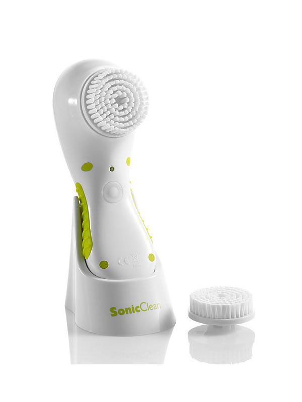 Аппарат для очищения лица Sonicleanse Gezatone, модель amg1951301146 Аппарат для очищения лица Sonicleanse Gezatone, модель amg1951301146Sonicleanse AMG195 Gezatone – безупречно чистая кожа! Специалисты утверждают, что только чистая кожа – это здоровая кожа. Именно поэтому ей необходима ежедневная забота, и ручная чистка или использование одних косметических средств для очищения не способны заменить эффект от глубокого брашинга. Брашинг – это популярный вид пилинга, который безопасно и деликатно освобождает поры от загрязнений, снимает верхний ороговевший слой, устраняет жирный блеск, улучшает насыщение кожи кислородом. Вы можете проводить эту высокоэффективную процедуру прямо у себя дома – с электрощеткой для лица Sonisleanse уход за собой станет быстрым и максимально эффективным. Всего за 60 секунд использования Вы победите жирный блеск, избавите кожу от черных точек, подготовите ее к нанесению макияжа или косметики для ухода. Регулярно используйте щетку для лица Sonicleanse: Утром, перед нанесением макияжа, чтобы выровнять поверхность кожи и улучшить распределение тонального...