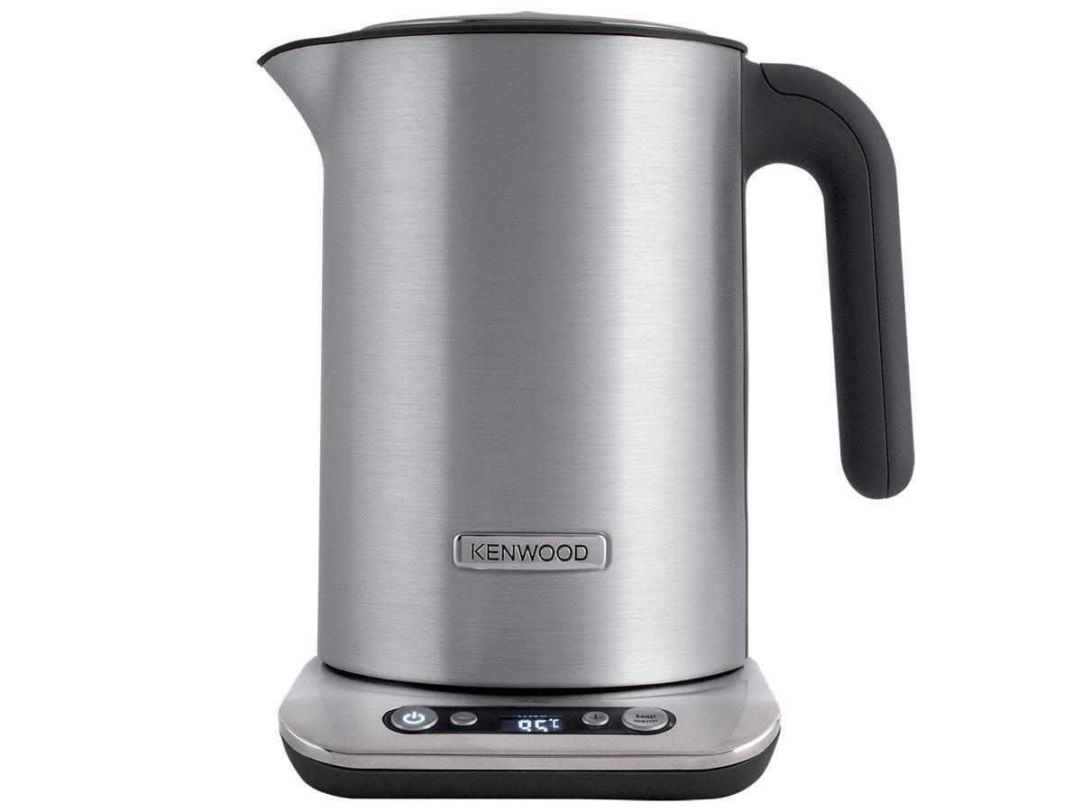 Kenwood SJM610 Persona электрочайникSJM610 Kenwood SJM610 Persona электрочайникSJM610Наслаждайтесь любимым напитком идеальной температуры. Далеко не все сорта чая необходимо заваривать при температуре 100°C. Благодаря функции контроля температуры в чайнике SJM 610 Persona объемом 1,6 литра, вы можете кипятить воду как до 70°C, что идеально для белых и зеленых чаев, так и до 100°C, подходящих для большинства традиционных сортов черного чая.