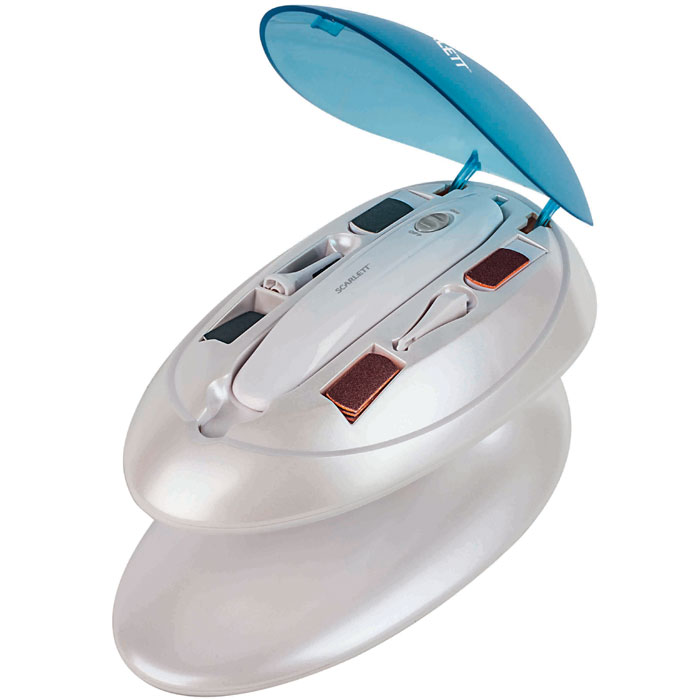 Scarlett SC-MS95003, Blue маникюрный наборSC-MS95003 Scarlett SC-MS95003, Blue маникюрный наборSC-MS95003Набор для маникюра и педикюра Scarlett SC-MS95003 позволит вам профессионально ухаживать за ногтями в домашних условиях. УФ-лампа для гель-лаков поможет сделать салонный маникюр в домашних условиях. За 30 минут вы достигнете результата, который будет держаться до трех недель без сколов и потери блеска. Прибор работает от 2-х батареек 1.5V типа AAA. Количество скоростей: 1 4 сменные насадки Питание от батареек Питание УФ лампы - от сети