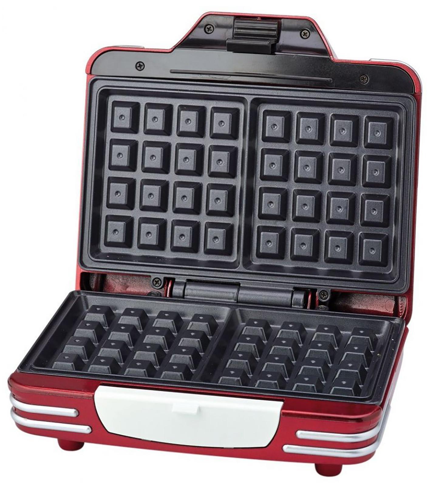 Ariete 187 Party Time вафельница187 Ariete 187 Party Time вафельница187Вафельница Ariete Waffle Maker 187 станет хорошей помощницей на кухне, так как с ее появлением отпадет вопрос о приготовлении десерта. Вы сможете делать толстые вафли даже на завтрак, так как времени этот процесс занимает крайне мало. Одна порция в зависимости от рецептуры теста выпекается от 2 до 5 минут. Если вы приготовите тесто заранее, то к тому моменту, когда закипит чайник, две аппетитные вафли будут готовы. Использование антипригарного покрытия для внутренней поверхности вафельницы позволяет значительно снизить количество масла для смазывания формы. Модель Ariete 187 входит в коллекцию бытовой техники выполненной в стиле Ретро. Если дизайну вы уделяете такое же внимание, как и функциональности, то эта модель вас непременно заинтересует. Контролировать готовность Ariete 187 к работе можно при помощи двух лампочек, одна из которых – индикатор сети, другая – индикатор нагрева.