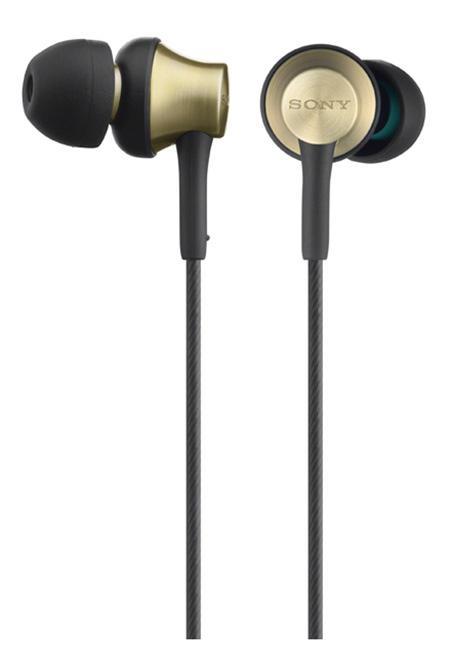 Sony MDR-EX650AP, Gold наушникиMDREX650APT.CE7 Sony MDR-EX650AP, Gold наушникиMDREX650APT.CE7Чистота звучания, меньше вибраций Применение латунного сплава для ровного звучания и меньшего резонанса. Четкое и ровное звучание каждой ноты без нежелательных вибраций. Корпус наушников MDR-EX650APT выполнен из цельной латуни, что сокращает искажения звука и обеспечивает ровное звучание. Новые вкладыши скошенной конструкции надежно и незаметно держатся в ухе. Мощная мембрана небольшого диаметра. Невероятная четкость звучания каждой ноты при компактной и высокочувствительной мембране. Широкая частотная характеристика. Глубокие низкие басы и яркие высокие ноты благодаря расширенному звуковому диапазону. Минимум искажений благодаря латунному сплаву. Латунь имеет схожие характеристики плотности со сталью, при этом отлично гасит нежелательные вибрации и обеспечивает ровное звучание. Латунный корпус этих наушников обеспечивает низкий резонанс в сравнении с характеристиками традиционных материалов. ...
