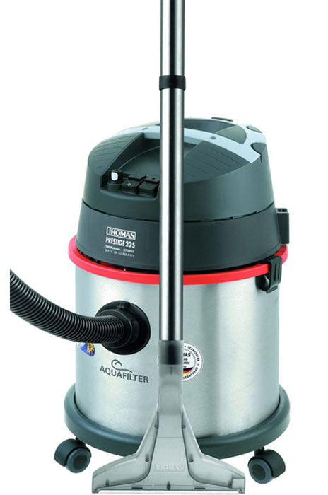 Thomas 788103 Prestige 20S Aquafilter пылесосPrestige 20S Aquafilter (788103) Thomas 788103 Prestige 20S Aquafilter пылесосPrestige 20S Aquafilter (788103)Пылесос Thomas Prestige 20S Aquafilter с водным фильтром предназначен для сухой и влажной уборки. Модель оснащена двадцатилитровой емкостью. Для сухой уборки используется резервуар, объемом 4.7 л, который наполняется водой. Максимально гигиеничная уборка - собранная грязь помещается в воду, по окончанию работы нужно лишь вылить воду из контейнера. Пыльца, бактерии и клещи остаются в воде. Мешки- пылесборники вам больше не пригодятся. Естественная фильтрация воды удерживает мельчайшие частицы и одновременно увлажняет выходящий воздух. Для влажной уборки рекомендуется использовать специальный шампунь ThomasProtex (входит в комплект). Моющий раствор подается через специальную оросительную насадку. Встроенный индикатор напомнит о необходимости очистки контейнера. Корпус пылесоса сделан из высококачественной нержавеющей стали, что делает его долговечным. Водяной фильтр с циклонной фильтрацией обеспечивает очистку воздуха на 99,998%. С помощью данной модели можно...