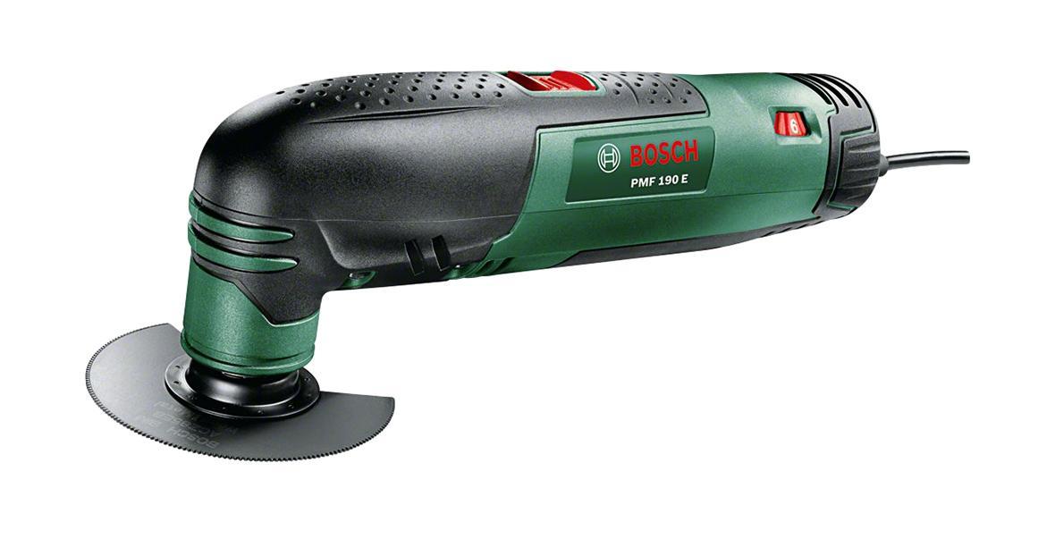 Шлифовальная машина Bosch PMF 190 E Set (0603100521)0603100521 Шлифовальная машина Bosch PMF 190 E Set (0603100521)0603100521Многофункциональный инструмент Bosch PMF 190 E Set по-настоящему универсален. Насадки могут устанавливаться в зажиме инструмента в различных положениях и подгоняться под разнообразные условия работы. Зажим имеет геометрическое замыкание, что исключает любое отклонение насадки. Таким образом этот универсальный инструмент будет в любое время готов к работе и поможет вам справиться с ней за максимально короткое время. Bosch PMF 190 E Set также предлагается в комплекте с различными принадлежностями. Электронное управление Bosch Возможна установка патрубка для пылеотвода Угол колебаний: 2,8°