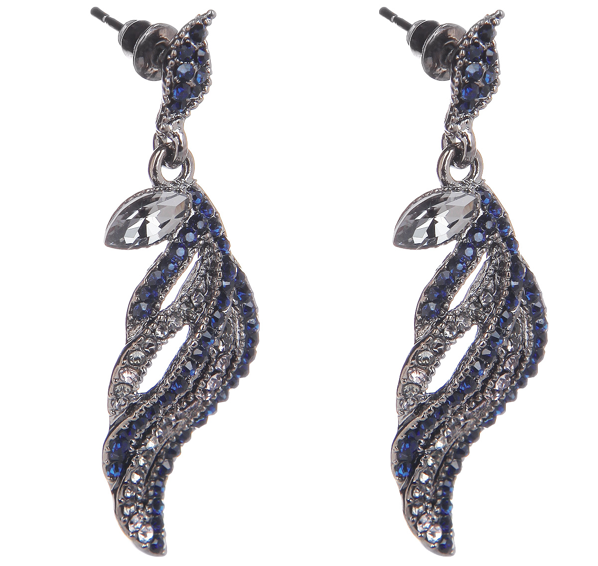 Серьги Fashion House, цвет: серебряный, синий. FH32230FH32230 Серьги Fashion House, цвет: серебряный, синий. FH32230FH32230Оригинальные серьги Fashion House, выполненные из металла с серебристым покрытием в виде фигур оригинальной формы, украшены стразами синего и серебристого цветов. Серьги застегиваются на металлические заглушки. Изящные серьги придадут вашему образу изюминку, подчеркнут красоту и изящество вечернего платья или преобразят повседневный наряд. Такие серьги позволит вам с легкостью воплотить самую смелую фантазию и создать собственный, неповторимый образ.