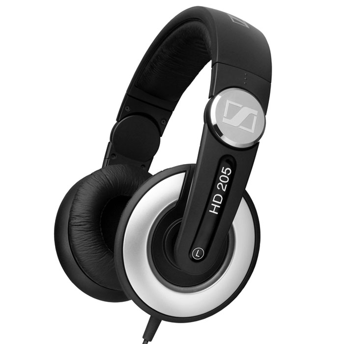 Sennheiser HD 205 II наушникиHD 205 II WEST Sennheiser HD 205 II наушникиHD 205 II WESTЗакрытые динамические стереонаушники Sennheiser HD 205 II обеспечивают превосходное качество звука и великолепную защиту от внешних шумов. Шарнирное крепление чашки наушников и витой кабель с одной точкой крепления делают их идеальным выбором для мобильного, гастролирующего ди-джея. В комплект поставки входит удобный чехол для хранения и переноски. Мощный стереозвук Подходят для портативных устройств воспроизведения (32 Ом) Исключительная комфортность при длительном прослушивании Великолепная защита от внешних шумов Шарнирное крепление чашки для мониторинга одним ухом Высокая комфортность даже при длительном прослушивании Удобный защитный чехол в комплекте поставки Кабель с одной точкой крепления Удобные оголовье и подушки амбушюров (пара) Позолоченный разъем джек 3,5 мм, адаптер-переходник на джек 6,3 мм