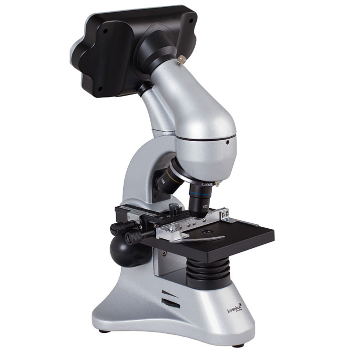 Levenhuk D70L Digital микроскоп14899 Levenhuk D70L Digital микроскоп14899Цифровой биологический микроскоп Levenhuk D70L предназначен для изучения прозрачных микропрепаратов и исследования непрозрачных предметов по методу светлого поля. Он отлично подойдет для обучения школьников и студентов – изображение не нужно рассматривать в окуляре, оно в режиме реального времени выводится на ЖК-монитор. Качественная оптика обеспечивает яркое и контрастное изображение. С помощью такого микроскопа можно быстро и продуктивно проводить практические и лабораторные работы по биологии, ботанике и другим наукам, требующим микроскопических исследований. Высокое качество изображения обеспечивается использованием только стеклянных оптических элементов, на которые нанесено многослойное просветляющее покрытие. Это позволяет обеспечить максимальную яркость, контрастность изображения и отсутствие искажений по всему полю зрения. Микроскоп позволяет получать оптическое увеличение в диапазоне от 40 до 400 крат, а цифровой зум позволяет получать увеличение до...