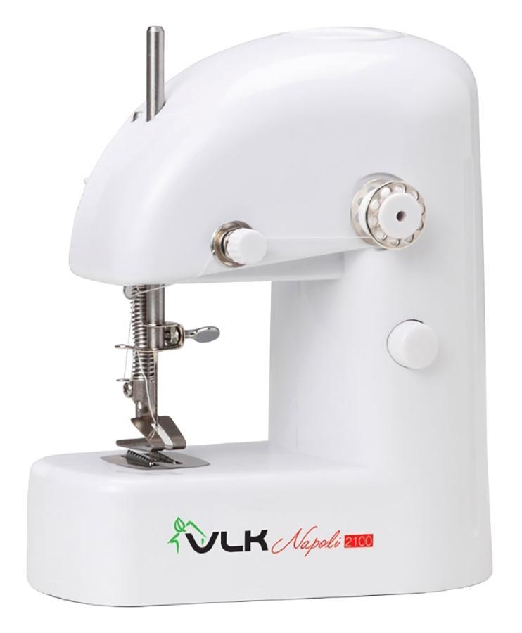 VLK Napoli 2100 швейная машина2100 VLK Napoli 2100 швейная машина2100Швейная машина VLK Napoli 2100 - это удобная и компактная швейная машинка, которую по достоинству оценят любительницы шить. Множество функций, предусмотренных в этой модели, облегчат процесс работы. Вы сможете работать с различными по плотности типами ткани. Компактные размеры машинки позволяют брать ее с собой даже в дорогу. Машинка работает от4-х батареек типа АА (не входят в комплект поставки). Габаритные размеры: 14.5 x 10 x 16.5 см.