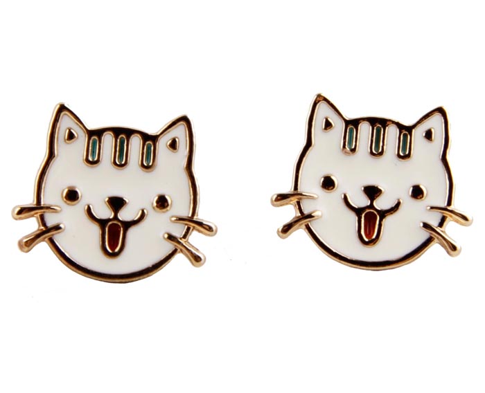 Серьги Kitty. Бижутерный сплав, полихромные эмали. Корея, конец ХХ векаОС23828 Серьги Kitty. Бижутерный сплав, полихромные эмали. Корея, конец ХХ векаОС23828Серьги Kitty. Бижутерный сплав, полихромные эмали. Корея, конец ХХ века Сохранность хорошая. Размер 1 х 1 см. Серьги выполнены из бижутерного сплава золотого оттенка и украшены эмалью различных цветов. Изделие станет стильным украшением для творческой натуры и гармонично дополнит Ваш наряд, станет завершающим штрихом в создании образа.