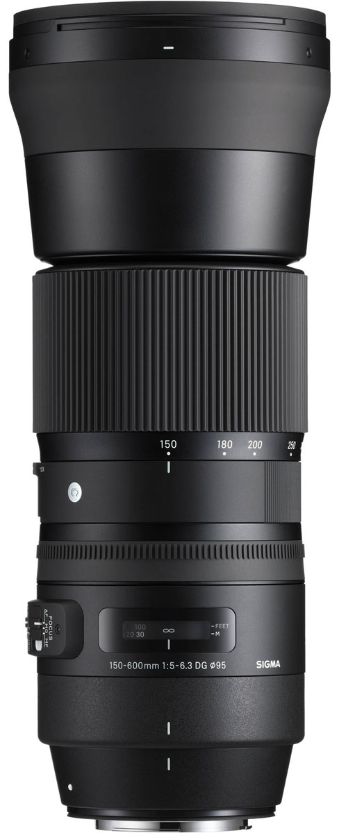 Sigma AF 150-600mm F/5-6.3 DG OS HSM|C, Black объектив для Canon745954 Sigma AF 150-600mm F/5-6.3 DG OS HSM|C, Black объектив для Canon745954В своей линейке Sigma AF 150-600mm F5-6.3 DG OS HSM | C является первым гиперзумом. Объектив ориентирован на энтузиастов фотосъемки и отличается более компактным строением в сравнении с объективом SIGMA 150-600mm F5-6.3 DG OS HSM | Sports. Оптическая конструкция объектива включает 20 элементов в 14 группах, в числе которых 1 FLD и 3 SLD стекла. Минимальное значение диафрагмы составляет F22, минимальная дистанция фокусировки - 280 см. Угол обзора в 35 мм эквиваленте лежит в диапазоне 16.4° - 4.1°. Благодаря круглой 9 лепестковой диафрагме объектив создает качественное размытие зон, находящихся вне зоны фокуса. Специальное покрытие тыльной и фронтальной линз отталкивает жир и воду, а улучшенная система стабилизации с включением акселерометра упрощает фотографам работу над съемкой движущихся объектов. Усовершенствованный AF-алгоритм с режимом поддержки ручной доводки и привод Hyper Sonic Motor обеспечивают быстрый и тихий автофокус. ...