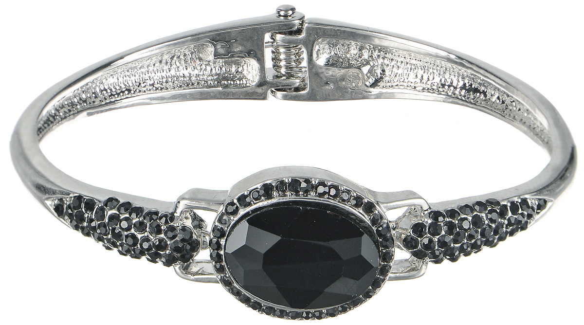 Браслет Taya, цвет: серебристый, черный. T-B-7095T-B-7095-BRAC-SL.BLACK Браслет Taya, цвет: серебристый, черный. T-B-7095T-B-7095-BRAC-SL.BLACKСтильный браслет Taya выполнен в виде жесткой основы из бижутерийного сплава, которая оформлена стразами и граненым камнем по центру. Изделие застегивается на практичный шарнирный замок. Браслет Taya блестяще подчеркнет изящество, женственность и красоту своей обладательницы.