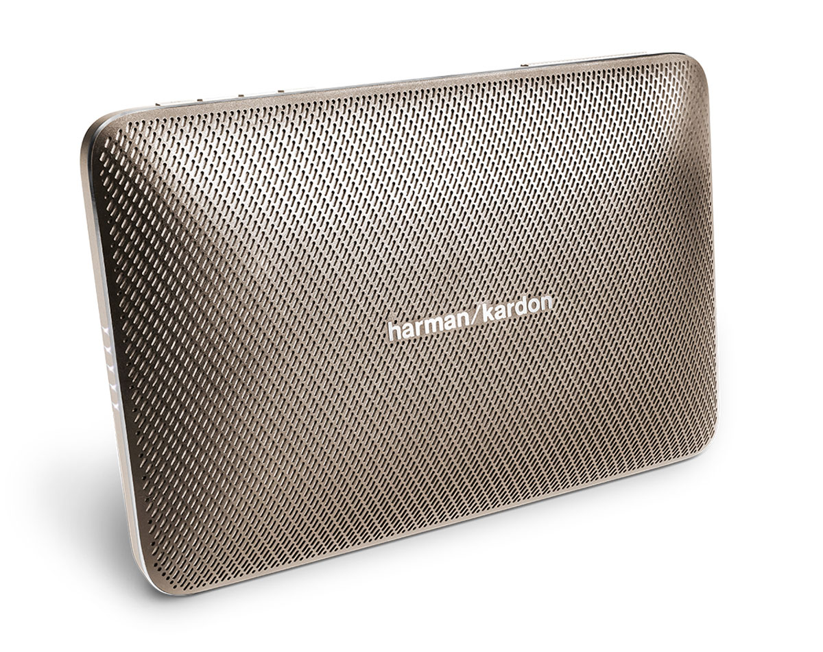 Harman Kardon Esquire 2, Gold портативная акустическая системаHKESQUIRE2GLD Harman Kardon Esquire 2, Gold портативная акустическая системаHKESQUIRE2GLDHarman Kardon Esquire 2 - беспроводная Bluetooth-колонка, ставшая сосредоточением мастерства и производительности, высококачественных материалов и современных возможностей. Данная модель обеспечивает богатое высококлассное звучание благодаря передовым разработкам в акустике и четырем профессионально настроенным динамикам. Эта портативная колонка обладает технологией Bluetooth для беспроводного соединения, а также USB-портом для подзарядки телефонов и других устройств. Еще одно отличие Esquire 2 - беспрецедентная система конференцсвязи. Под цельным алюминиевым корпусом расположились четыре микрофона с технологией эхо- и шумпоподавления VoiceLogic с окружающим звучанием 360 градусов. Вы услышите все до последней буквы - даже в самых шумных местах. Исполненный в тонком форм-факторе и невесомом дизайне, Esquire 2 легко скользнет в чемодан или сумочку, но также станет центром притяжения в конференц-зале. Необязательно все время...