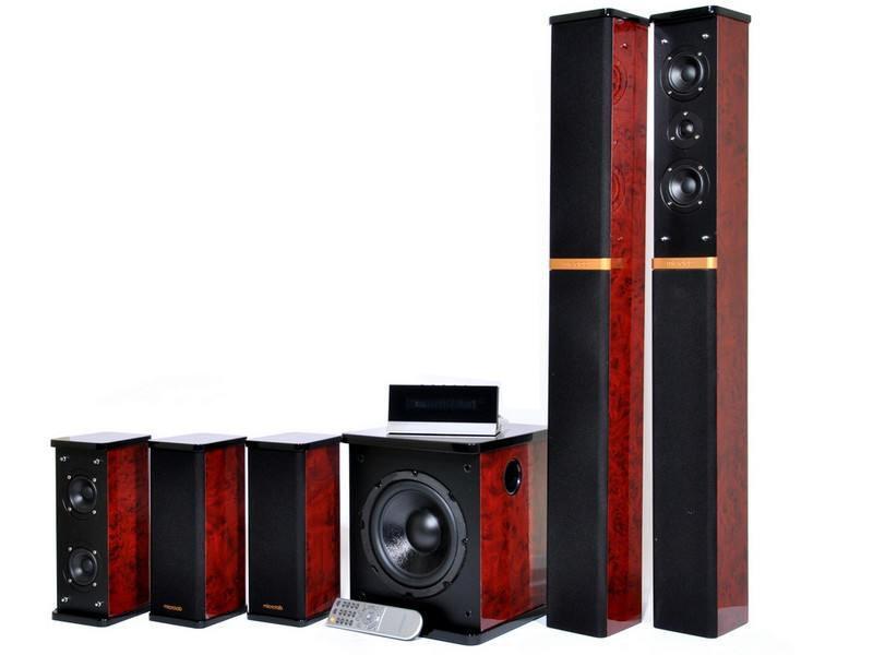 Microlab H-600, Dark Wood акустическая системаSPMCRLB_H600 Microlab H-600, Dark Wood акустическая системаSPMCRLB_H600Это один из лучших вариантов для создания домашнего кинотеатра и прослушивания музыкальных композиций. Качественный объемный звук позволит Вам полностью погрузиться в мир музыки, фильмов, компьютерных игр. Отличный дизайн системы позволит ей превосходно вписаться в любой интерьер. Качество звучания акустики значительно улучшается благодаря тому, что сабвуфер и сателлиты выполнены из дерева. Модель можно устанавливать рядом с монитором или любой другой аппаратурой, не опасаясь помех: магнитное экранирование динамиков защищает от их возникновения. Двухполосные сателлиты обеспечивают чистое воспроизведение высоких частот и звука в целом. Громкое звучание акустики определяется ее высокой мощностью. Выраженные, глубокие басы системы позволят Вам наслаждаться качеством воспроизводимого звука.