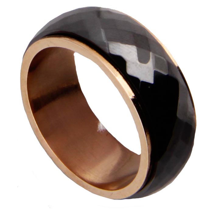 Кольцо Elegent. Бижутерный сплав, керамика. Южная Корея, конец XX векаr4683043 Кольцо Elegent. Бижутерный сплав, керамика. Южная Корея, конец XX векаr4683043Кольцо Elegent. Бижутерный сплав, керамика. Южная Корея, конец XX века. Размер 7. Сохранность превосходная. Украшение в виде металлического ободка золотого цвета с керамической вставкой. Это стильное дизайнерское кольцо станет изысканным украшением для романтичной и творческой натуры и гармонично дополнит Ваш наряд, станет завершающим штрихом в создании модного образа.