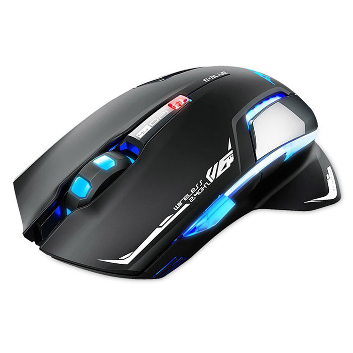 E-Blue EMS601GYAA-IF Mazer Type-R, Black игровая мышьEMS601GYAA-IF E-Blue EMS601GYAA-IF Mazer Type-R, Black игровая мышьEMS601GYAA-IFE-Blue EMS601GYAA-IF Mazer Type-R - отличная бюджетная беспроводная игровая мышь, которая понравится геймеру любого уровня. Ее скорость отклика в два раза выше стандартных офисных мышек, а высокоточный сенсор позволяет настраивать разрешение в диапазоне 500 / 1200 / 1800 / 2500 dpi, что позволит настроить необходимую точность позиционирования курсора. Ресурс кнопок в пять миллионов нажатий позволит устройству служить вам долгое время. Эргономичный корпус прекрасно подходит как для правшей, так и для левшей. Мышь использует две батарейки АА, которые обеспечивают ей вплоть до двух лет работы.