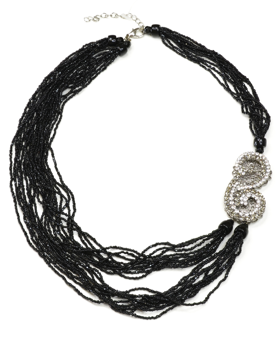 Бусы Bohemia Style, цвет: черный. 372 3976 00372 3976 00 бусы Бусы Bohemia Style, цвет: черный. 372 3976 00372 3976 00 бусыНепререкаемое качество, тщательность исполнения, гипоаллергенные материалы, золотое, серебряное и родиевое покрытие металлических элементов изделий выгодно отличают продукцию Bohemia Style от основной массы продукции, представленной на рынке. Цветное стекло для производства украшений изготавливается по особой технологии, поддается огранке и полностью имитирует природные камни: опал, малахит, янтарь, яшму, лазурит.