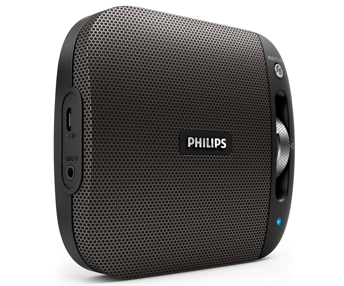Philips BT2600B/00, Black портативная акустическая системаBT2600B/00 Philips BT2600B/00, Black портативная акустическая системаBT2600B/00Philips BT2600B/00 - это отличный звук, заключенный в компактном и стильном корпусе - удобство использования в любом месте. Алюминиевая отделка подчеркивает высокое качество изделия, а функция Bluetooth Multipair позволяет мгновенно передавать музыку между двумя устройствами. Bluetooth - надежная и энергоэффективная технология беспроводной связи малого радиуса действия, которая позволяет с легкостью подключать iPod/iPhone/iPad и другие Bluetooth-устройства, например смартфоны, планшетные компьютеры и ноутбуки. Теперь вы сможете без проводов воспроизводить на этой акустической системе любимую музыку и звук во время игр или просмотра видео. Функция антиклиппинга позволит вам даже при низком заряде батареи слушать музыку высокого качества на любой громкости. Она позволяет работать с входными сигналами от 300 мВ до 1000 мВ и воспроизводить звук без искажений. АС оснащены специальным микрочипом для антиклиппинга. Это дает возможность воспроизводить...
