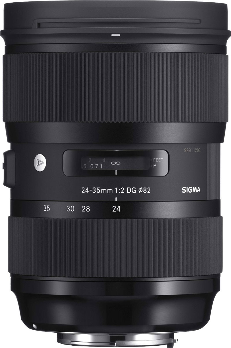 Sigma AF 24-35mm f/2.0 DG HSM объектив для Canon588954 Sigma AF 24-35mm f/2.0 DG HSM объектив для Canon588954Sigma AF 24-35mm f/2.0 DG HSM - светосильный полноформатный широкоугольный зум-объектив с постоянной диафрагмой. Обладая оптическими характеристиками, свойственными фикс-объективам серии Art, этот объектив покрывает фокусные расстояния 24мм, 28мм и 35мм, и выдающееся качество изображения дополняется удобством обычного зум-объектива. Объектив имеет минимальную дистанцию фокусировки 28 см и максимальный масштаб 1:4.4, что делает его отличным решением для предметной и портретной съемки с высокохудожественным боке, а также для пейзажной фотографии с глубоким фокусом. Теперь фотографу нет необходимости менять широкоугольные объективы на камере, чтобы изменить угол обзора. Объектив содержит асферический элемент большого диаметра, требующий применения самых передовых технологий, один элемент из FLD стекла и 7 элементов из SLD стекла, два из которых асферические. Передовая оптика и оптимизированная оптическая схема минимизируют сферические аберрации,...