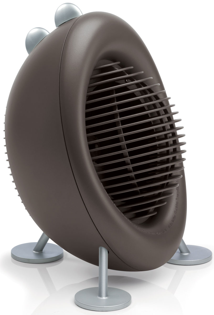 Stadler Form Max Air Heater, Bronze тепловентилятор0802322005547 Stadler Form Max Air Heater, Bronze тепловентилятор0802322005547В климатической линейке Stadler Form, представленной в России, пополнение – маленький и забавный тепловентилятор Max. Продолжая традицию бренда сочетать в себе неповторимый дизайн и безукоризненное качество, Max эффективно и практически бесшумно справляется с проблемой обогрева небольших помещений. Тепловентилятор имеет ряд существенных преимуществ перед другими видами обогревателей – он мгновенно обеспечивает тепло, не требует сложной инсталляции, не занимает места, мобилен и недорог. Max не оставит равнодушными людей, ценящих комфорт и удобство и обладающих легким и веселым нравом, ведь дизайнер Stadler Form воплотил в этом маленьком утилитарном бытовом устройстве свое хорошее настроение, подарив улыбку и тепло покупателям. Все вместе делает его настоящей изюминкой интерьера, подчеркивая индивидуальность хозяина, его хороший вкус и жизнерадостность.
