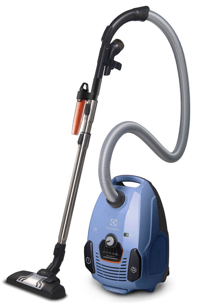 Electrolux SilentPerformer ZSPREACH, Blue пылесосZSPREACH Electrolux SilentPerformer ZSPREACH, Blue пылесосZSPREACHЗанимайтесь уборкой без шума. Electrolux SilentPerformer создавался с расчетом на тишину. Двигатель, прошедший оптимизацию с целью понижения шума, особая конструкция контейнера для пыли и новая тихая насадка DustPro обеспечивают уменьшение шума при уборке без ущерба для производительности прибора. 360° Motion Technology: позволит дотянуться до дальних уголков. Небольшие предметы, делающие наш дом уютнее, также усложняют уборку. Поэтому Electrolux SilentPerformer оснащен небольшими вращающимися колесами, которые идеально решают проблему уборки вокруг различных предметов и позволяют охватить участки, которые в противном случае было бы непросто убрать. Multi Room System: уборка без труда и за один раз: Убирайтесь за один раз, не прерываясь на то, чтобы вынуть вилку из одной розетки и вставить в другую при переходе из комнаты в комнату. Electrolux SilentPerformer обеспечит увеличенный охват в 12 метров: этого достаточно, чтобы позаботиться о...