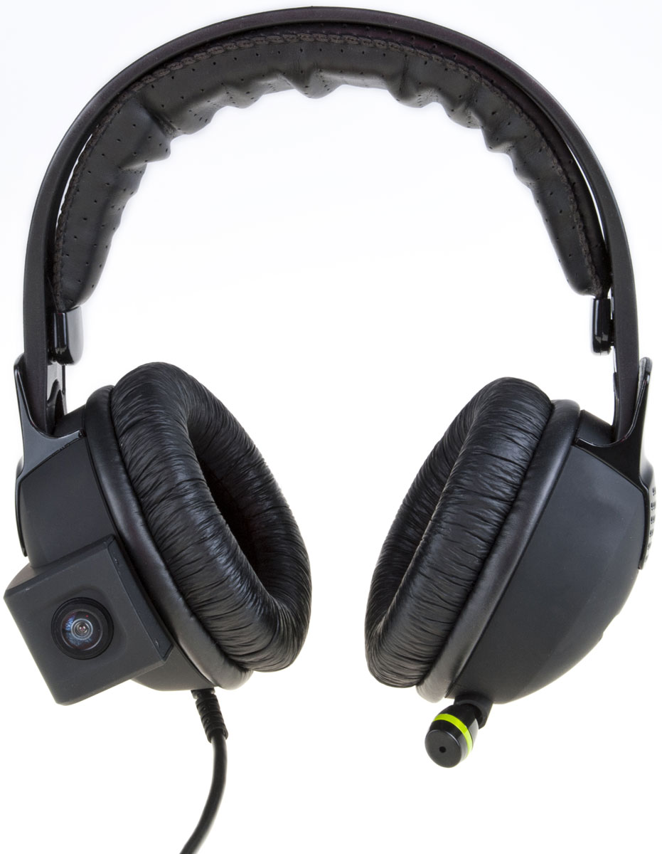 Gametrix vTrack MkI наушники15116044 Gametrix vTrack MkI наушники15116044Gametrix vTrack MKI - принципиально новая игровая гарнитура от фирмы Gametrix. В наушники встроен удобный подвижный микрофон с функцией шумоподавления и уникальная система калибровки движения головы - трекер. Наушники очень удобны. Конструкция выполнена из легкого пластика с легкими амброшюрами. Благодаря чему обеспечивается комфортная игра в течении долгого времени. Но главной особенностью гарнитуры является встроенная система отслеживания. Сама по себе технология давно применяется любителями авиасимуляторов. Компания Gametrix пошла дальше и объединила ее с хорошей игровой гарнитурой. Благодаря ей удобно осматривать приборную панель в кабине пилота. Таким же образом можно будет осматривать салон в гоночных симуляторах. А в современных шутерах - одним поворотом головы вы сможет увидеть окружающее пространство. Система универсальна в своем применении. При разработке были учтены различные манеры движений головы - все это можно будет откалибровать в...