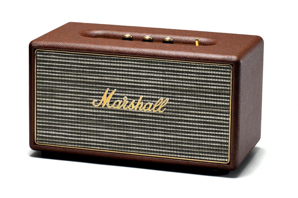 Marshall Stanmore, Brown акустическая система7340055309318 Marshall Stanmore, Brown акустическая система7340055309318Marshall Stanmore – компактная акустическая система, созданная в классическом стиле Marshall по самым современным технологиям. Колонка совместима с большинством аудиоустройств, а небольшие размеры позволяют слушать музыку в любом месте. Для подключения можно использовать стандартный аудиоразъем 3,5 мм или Bluetooth-соединение. Компактная акустика Marshall Stanmore радует совместимостью даже с Apple TV, а также другими устройствами, которые имеют оптический выход. С виду скромные динамики производят мощный детализированный звук даже при максимальном уровне громкости. Marshall Stanmore снабжена аналоговыми регуляторами, дающими возможность производить пользовательскую настройку звука при прослушивании любимых музыкальных композиций. Акустическая система Stanmore работает как в стандартном, так и в энергосберегающем режимах, и представлена в трех цветовых вариантах исполнениях: классический черный, винтажный коричневый и нежный бежевый. ...