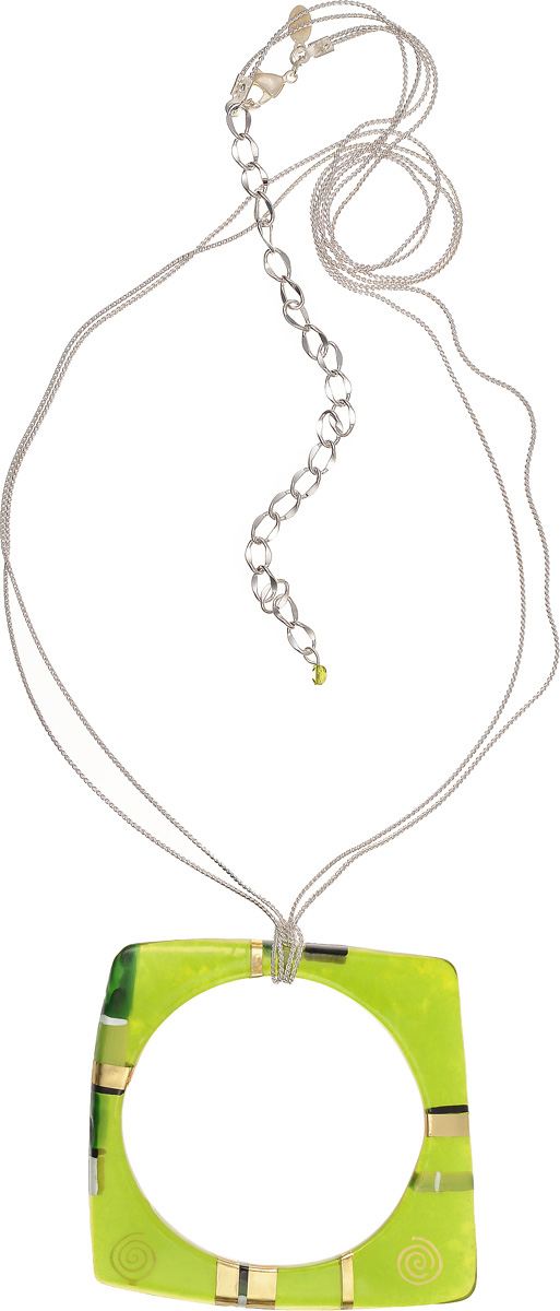 Колье Lalo Treasures Moments, цвет: зеленый. P4440-2P4440-2 Колье Lalo Treasures Moments, цвет: зеленый. P4440-2P4440-2Яркое колье современного дизайна Lalo Treasures Moments изготовлено из металлического сплава. Украшение дополнено необычной подвеской, которая выполнена из ювелирной смолы. Изделие застегивается на замок-карабин, длина регулируется. Стильное украшение поможет дополнить любой образ и привнести в него завершающий яркий штрих.