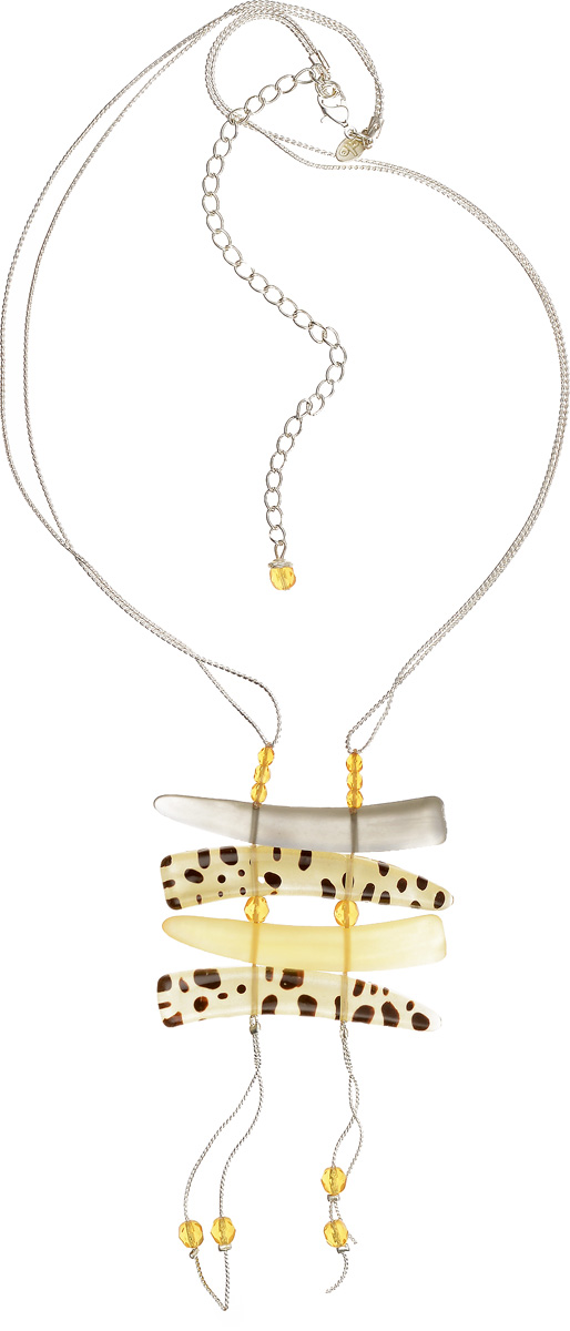 Кулон Lalo Treasures, цвет: желтый, серебряный. P4466-1P4466-1 Кулон Lalo Treasures, цвет: желтый, серебряный. P4466-1P4466-1Яркий дизайнерский кулон Lalo Treasures станет отличным дополнением к вашему стилю. Кулон изготовлен из качественной ювелирной смолы и металлического сплава Декоративная часть кулона выполнена в виде композиции из брусков, соединенных между собой пластиковой веревкой. Кулон застегивается на замок-карабин, а длина регулируется с помощью звеньев. Интересный дизайн кулона подчеркнет ваш образ и позволит вам быть оригинальной и изящной.