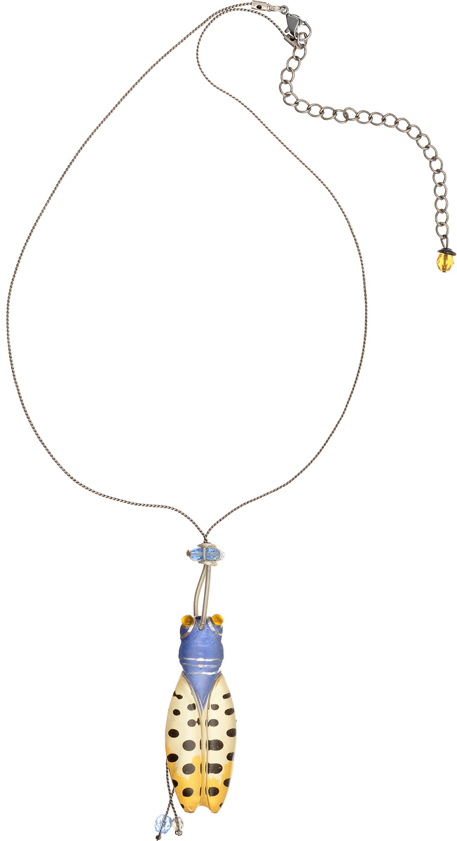 Кулон Lalo Treasures, цвет: бежевый, голубой, серый. P4503-1P4503-1 Кулон Lalo Treasures, цвет: бежевый, голубой, серый. P4503-1P4503-1Яркий дизайнерский кулон Lalo Treasures станет отличным дополнением к вашему стилю. Кулон изготовлен из качественной ювелирной смолы и металлического сплав. Декоративная часть кулона выполнена в виде насекомого. Кулон застегивается на замок-карабин, а длина регулируется с помощью звеньев. Интересный дизайн кулона подчеркнет ваш образ и позволит вам быть оригинальной и изящной.