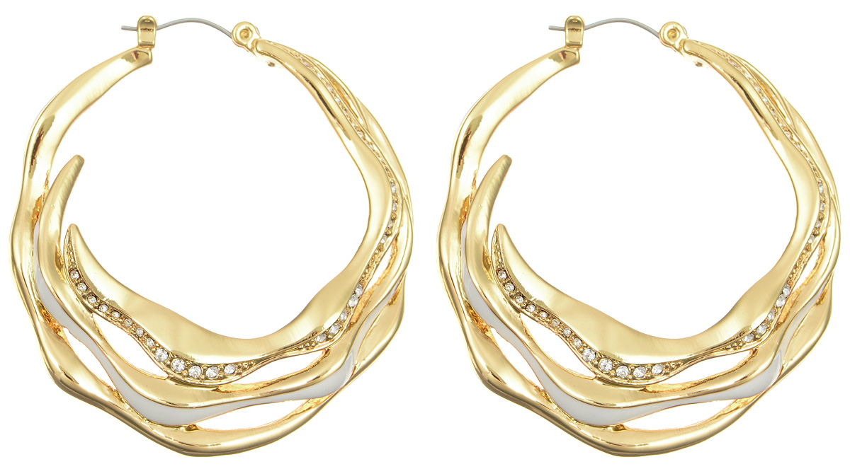 Серьги Art-Silver, цвет: золотой, белый. М000640Е-001-902М000640Е-001-902 Серьги Art-Silver, цвет: золотой, белый. М000640Е-001-902М000640Е-001-902Оригинальные серьги Art-Silver выполнены из бижутерного сплава с покрытием под золото, с легкостью завершат ваш образ. В качестве основы украшения использован замок-булавка. Серьги имеют форму колец с оригинальными фигурными дополнениями с внешней стороны. Изделие украшено белой эмалью и кубическим цирконием. Стильные серьги придадут вашему образу изюминку, подчеркнут красоту и изящество вечернего платья или преобразят повседневный наряд.