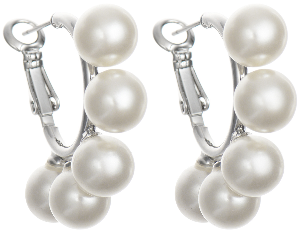 Серьги Art-Silver, цвет: серебристый, белый. 01594-46001594-460 Серьги Art-Silver, цвет: серебристый, белый. 01594-46001594-460Оригинальные серьги Art-Silver, изготовлены из бижутерного сплава. Изделие имеет полукруглое основание снизу дополненное пятью жемчужинами майорика. В качестве основы украшения использован итальянский замок. Стильные серьги придадут вашему образу изюминку, подчеркнут красоту и изящество вечернего платья или преобразят повседневный наряд.