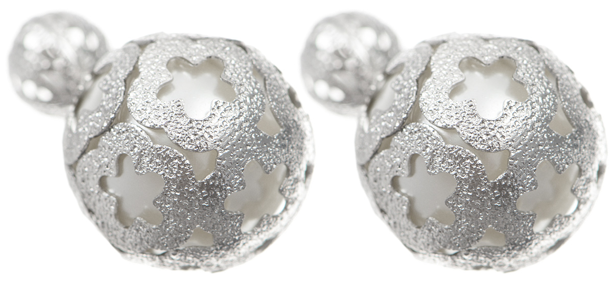 Серьги-шары Art-Silver, цвет: серебристый. 30159-1-28230159-1-282 Серьги-шары Art-Silver, цвет: серебристый. 30159-1-28230159-1-282Оригинальные серьги-шары Art-Silver, изготовлены из бижутерного сплава. Изделие представлено в виде сережек-пуссетов (гвоздиков) круглой формы с кружевной перфорацией. Украшение декорировано жемчужиной майорикой. Стильные серьги придадут вашему образу изюминку, подчеркнут красоту и изящество вечернего платья или преобразят повседневный наряд.