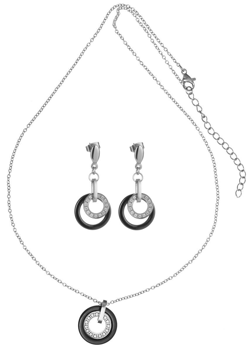 Комплект Art-Silver: колье, серьги, цвет: серебряный, черный. КЧ0819-1612КЧ0819-1612 Комплект Art-Silver: колье, серьги, цвет: серебряный, черный. КЧ0819-1612КЧ0819-1612Оригинальный комплект украшений Art-Silver включает в себя стильные серьги и колье. Украшения выполнены из бижутерного сплава, керамики и стали. Колье представляет собой тонкую цепочку с подвеской из двух небольших колечек разного диаметра. Одно кольцо выполнено из керамики, другое - из стали и украшено кубическим цирконием. Изделие имеет надежную застежку-карабин с регулирующей длину цепочкой. Серьги с подвесками из керамики оригинально дополняют данный комплект. В качестве основы украшения использованы застежки-гвоздики с фиксаторами из металла. Изящный комплект придаст вашему образу изюминку, подчеркнет красоту и изящество вечернего платья или преобразит повседневный наряд.