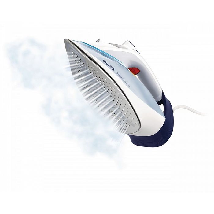 Philips Azur GC4910/10 паровой утюгGC4910/10 Philips Azur GC4910/10 паровой утюгGC4910/10Благодаря современной технологии OptimalTemp паровой утюг Philips GC4910/10 PerfectCare Azur мощностью 2400 Вт обеспечивает оптимальное сочетание температуры подошвы и пара, поэтому нет необходимости регулировать температуру во время глажения различных типов тканей. Уникальная подошва SteamGlide Plus отличается устойчивость к появлению царапин, легкостью скольжения и простотой очистки. Благодаря носику утюга Quattro Precision, вы сможете с легкостью разгладить все труднодоступные участки одежды. Специальное углубление облегчает глажение вдоль пуговиц, а особая конструкция позволяет контролировать процесс глажения. Благодаря системе двойной очистки от накипи, в паровой утюг можно заливать водопроводную воду. Капсулы от накипи и система самоочистки препятствуют образованию известкового налета. Для максимальной безопасности в работе и энергосбережения утюг Philips GC4910/10 PerfectCare Azur оснащен системой автоотключения. Прибор отключается автоматически через 3 минуты в вертикальном...