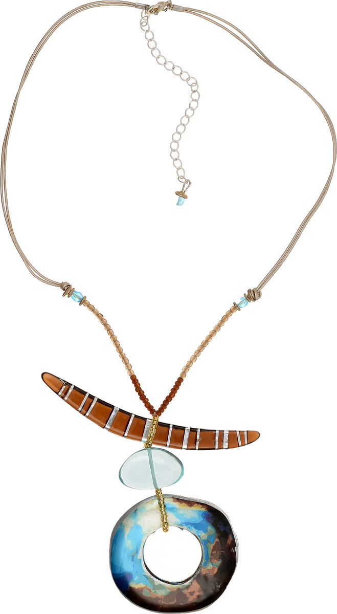Колье Lalo Treasures Row, цвет: голубой, коричневый. P4505-2P4505-2 Колье Lalo Treasures Row, цвет: голубой, коричневый. P4505-2P4505-2Элегантное колье современного дизайна Lalo Treasures Row изготовлено из искусственной кожи и металлического сплава. Украшение дополнено необычной подвеской, элементы которой выполнены из ювелирной смолы. Изделие застегивается на замок-карабин, длина регулируется. Стильное украшение поможет дополнить любой образ и привнести в него завершающий яркий штрих.