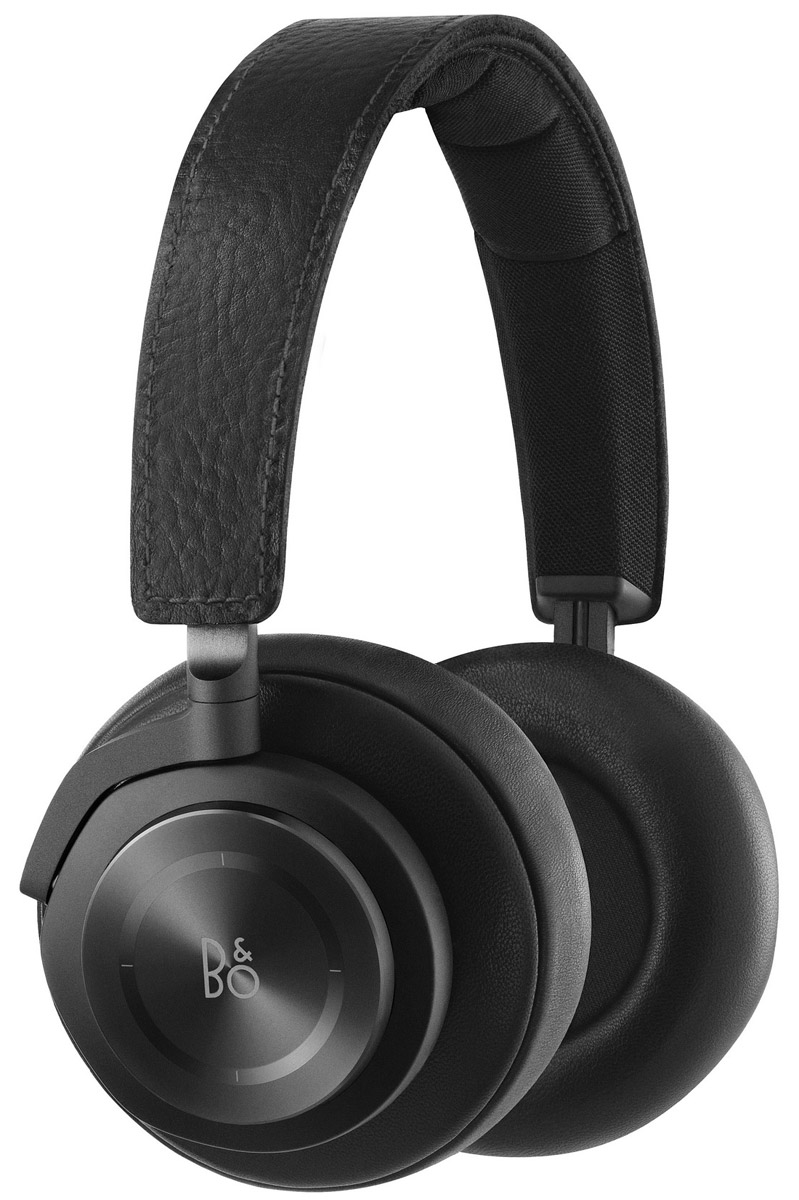 Bang & Olufsen BeoPlay H7, Black беспроводные наушники1643926 Bang & Olufsen BeoPlay H7, Black беспроводные наушники1643926Bang & Olufsen BeoPlay H7 - беспроводные наушники с поддержкой технологии Bluetooth версии 4.2, аудиокодеков aptX и AAC. Наушники оснащены емким литий-ионным аккумулятором, полного заряда которого хватит примерно на 20 часов прослушивания музыки при средней громкости. В случае полного разряда батареи наушники можно подключить и с помощью входящего в комплект традиционного соединительного кабеля. Зарядить аккумулятор можно через интерфейс USB как от сетевого блока питания, так и от ПК. В конструкции наушников также применяются отборные материалы высокого качества, а их сборка производится вручную. Сравнительно небольшой вес сделали данную модель комфортной при длительном ношении, а также удобной для использования в дороге. Хорошая шумоизоляция позволяет получить высокое качество звука даже на невысокой громкости, что дополнительно продлевает время работы от автономного источника питания. Кроме того, наушники оснащены весьма полезной функцией...