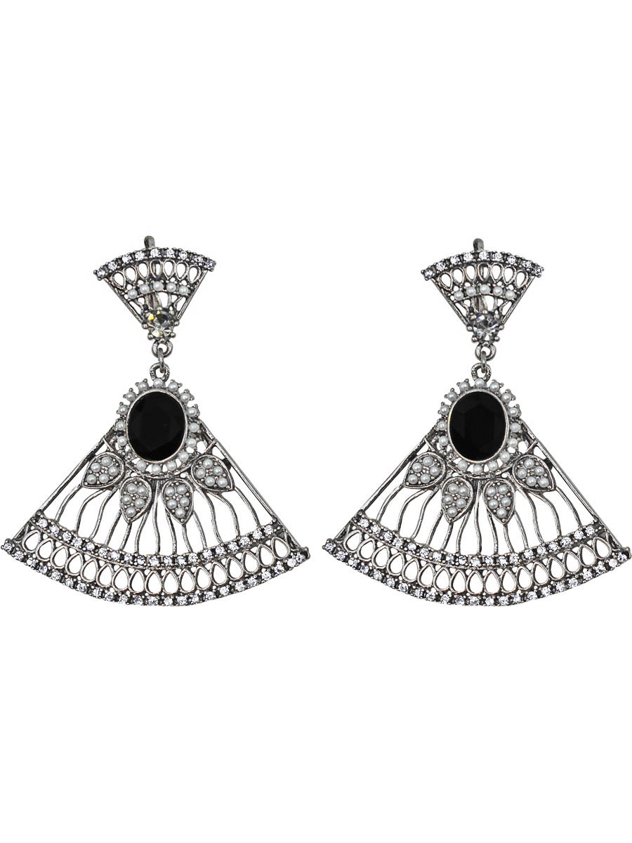 Серьги женские Taya, цвет: серебро. T-B-11241-EARR-SILVERT-B-11241-EARR-SILVER Серьги женские Taya, цвет: серебро. T-B-11241-EARR-SILVERT-B-11241-EARR-SILVERСерьги с английским замком , на котором пробит бренд TAYA. Серьги в виде двух повернутых навстречу друг другу вееров, усыпанных матовыми серо-белыми бусинами. На нижнем веере черный кристалл. Размеры: длина серьги 5,0 см, ширина 4,5 см.