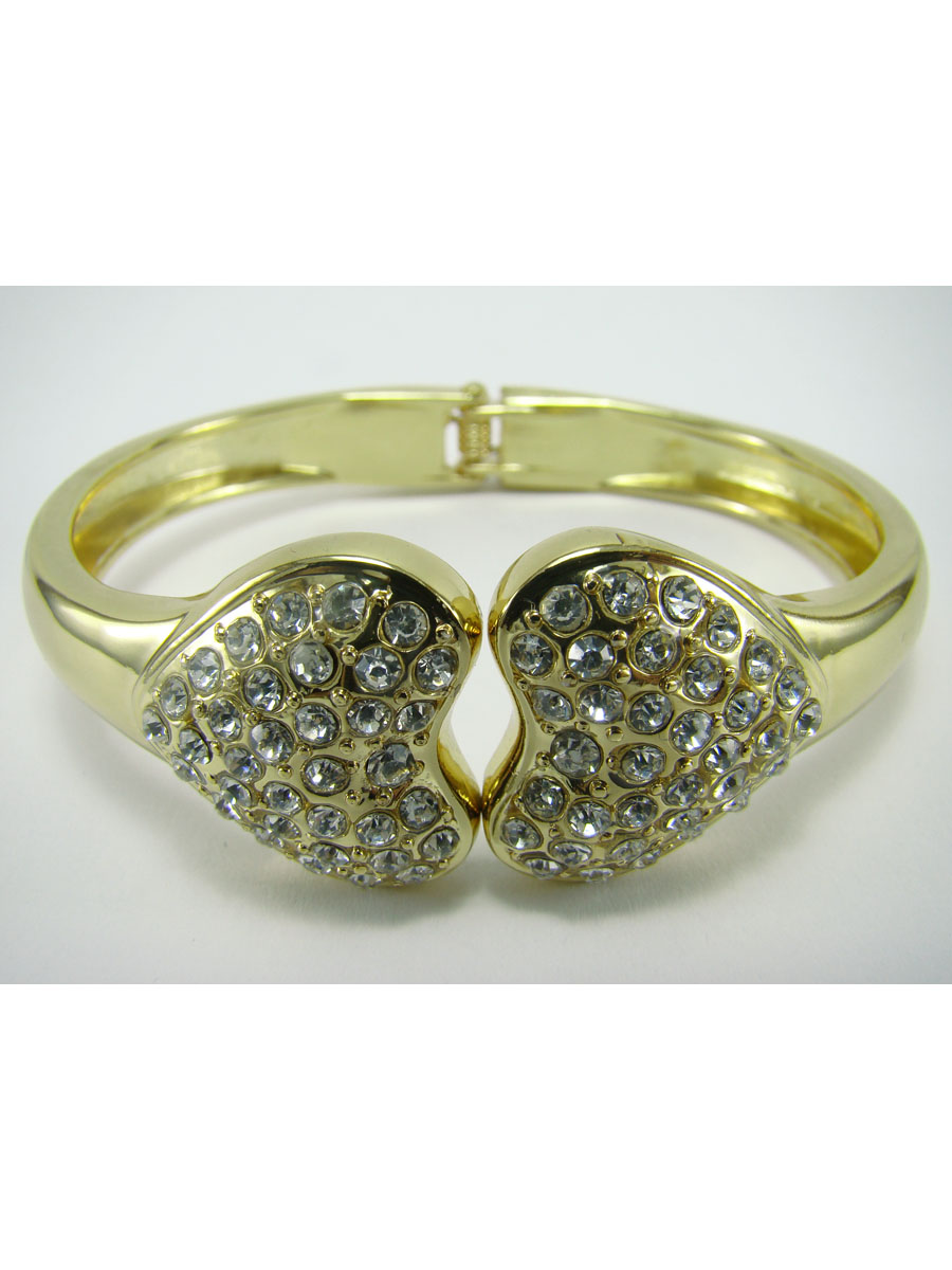Браслет женский Taya, цвет: золото. T-B-7088-BRAC-GOLDT-B-7088-BRAC-GOLD Браслет женский Taya, цвет: золото. T-B-7088-BRAC-GOLDT-B-7088-BRAC-GOLDМодный браслет дополнит повседневный и праздничный образ, подчеркнув достоинства женской ручки. Размеры: ширина 0,8 см, сердечки 2*2 см, обхват 21 см