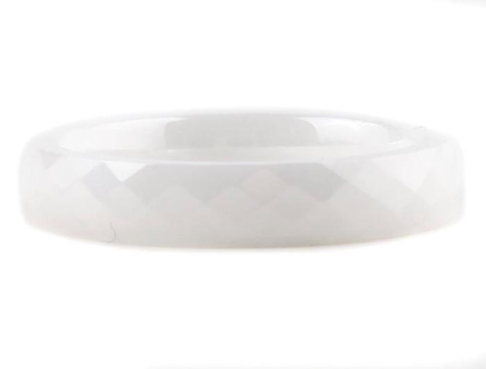 Кольцо Elegant. Керамика. Южная Корея, конец XX векаОС27825 Кольцо Elegant. Керамика. Южная Корея, конец XX векаОС27825Кольцо Elegant. Керамика. Южная Корея, конец XX века. Размер 7. Сохранность превосходная. Украшение в виде керамического ободка. Это стильное дизайнерское кольцо станет изысканным украшением для романтичной и творческой натуры и гармонично дополнит Ваш наряд, станет завершающим штрихом в создании модного образа.