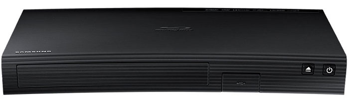 Samsung BD-J5500/RU Blu-ray плеер 3DBD-J5500/RU Samsung BD-J5500/RU Blu-ray плеер 3DBD-J5500/RUДизайн 3D Smart Blu-ray BD-J5500 от Samsung – лаконичный, строгий, с титановой отделкой и тканевой текстурой, делает плеер гармоничным дополнением к телевизорам Smart с изогнутым экраном. Проигрыватель идет в ногу со временем и транслирует видео в формате высокой четкости Ultra HD. Каждая картинка проработана до мельчайших деталей. Плеер самостоятельно увеличивает разрешение Full HD в 4 раза и полностью погружает в происходящее на экране. Плеер поддерживает технологию 3D. Яркая и контрастная картинка даже во время динамических сцен, глубина изображения и максимальная реалистичность на время погружают зрителей в фантастический мир развлечений. Проигрыватель открывает полный доступ к развлекательному контенту на ресурсе Smart Hub. Социальные сети, мессенджеры и другие приложения доступны через Blu-ray плеер. Магазин Opera TV Store App открывает доступ более чем к 250 приложениям. Скачивание нужного контента происходит за считаные секунды....